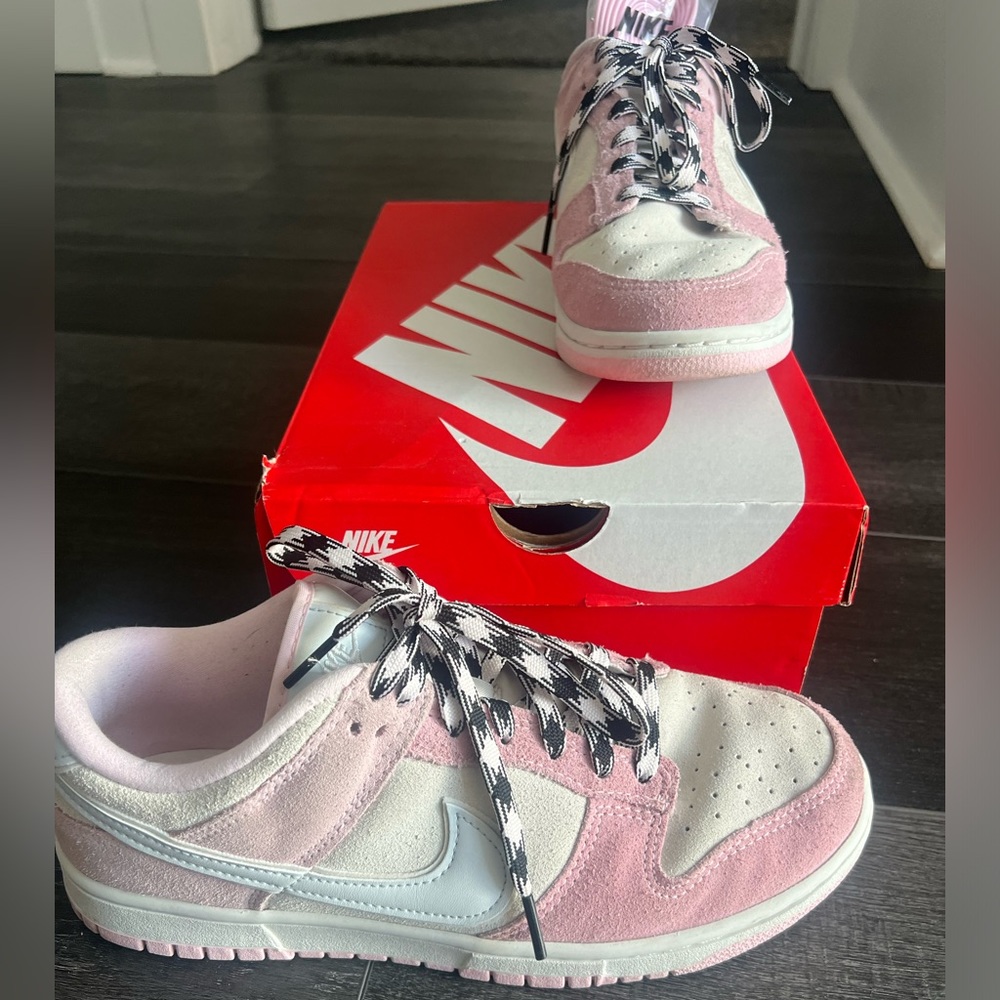 Nike Dunk Low size 9.5